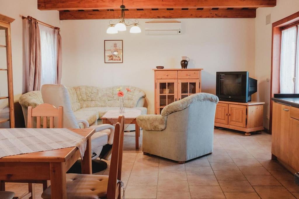 Krasny Srub Na Jihu Brna Villa Zelesice Dış mekan fotoğraf